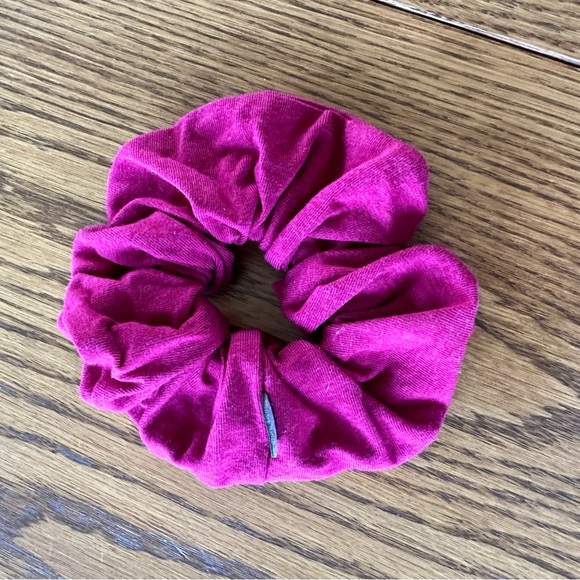 Buttercream Clothing Scrunchie in Cranberry - Picture 1 of 3